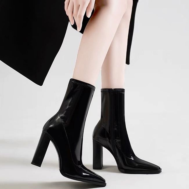 BETTY booties in glazed leather Black | Womens Boots