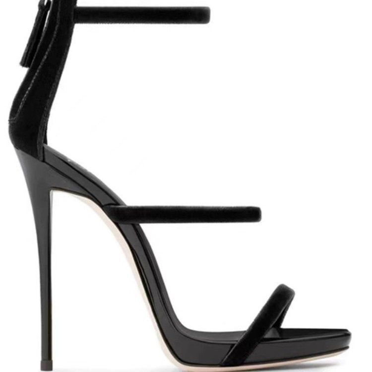 Cassandra sandals in smooth leather Black | Womens Sandals