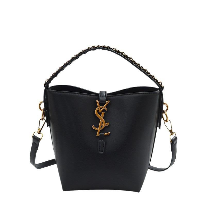 Le 37 in shiny leather Black | Womens Hobos And Buckets