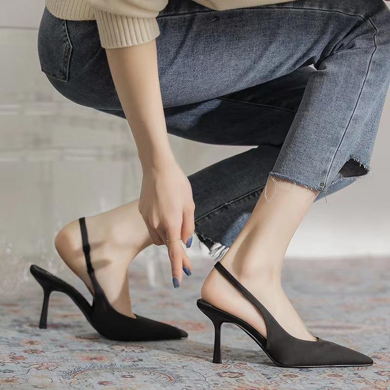 L’ENTRACTE slingback pumps in satin crepe Black | Womens Slingbacks