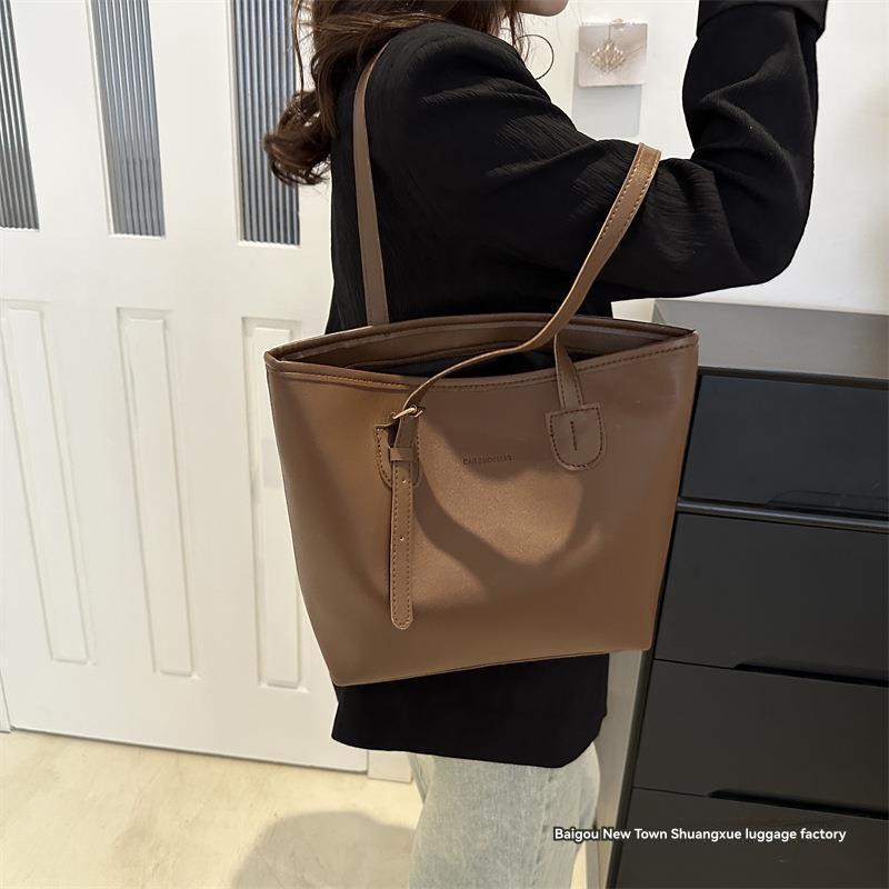 SHOPPING TOY IN LEATHER Greyish Brown | Womens Paniers And Totes