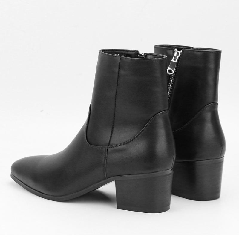 BEAT booties in glazed leather Black | Womens Boots